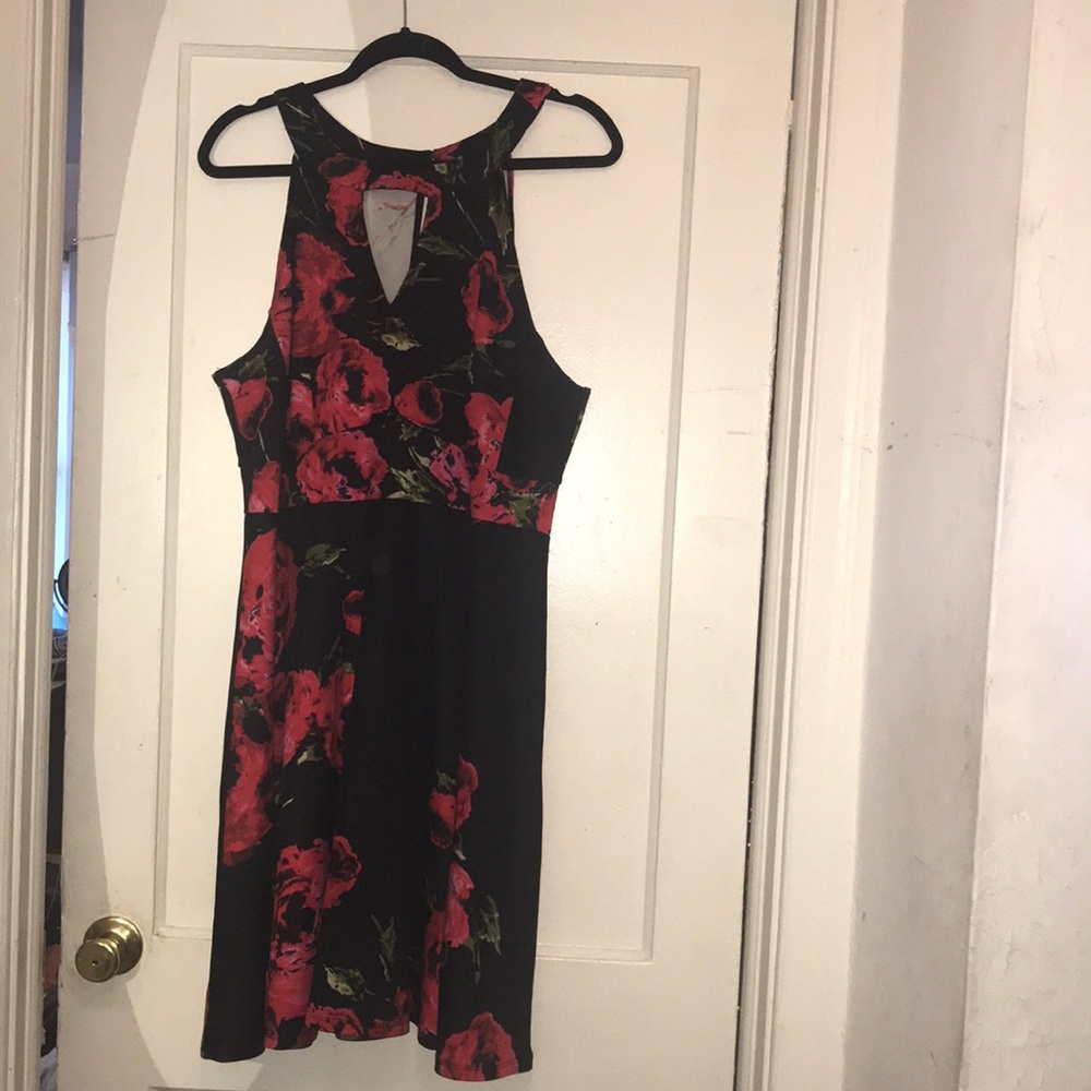 Black and red flowers dress size 2x